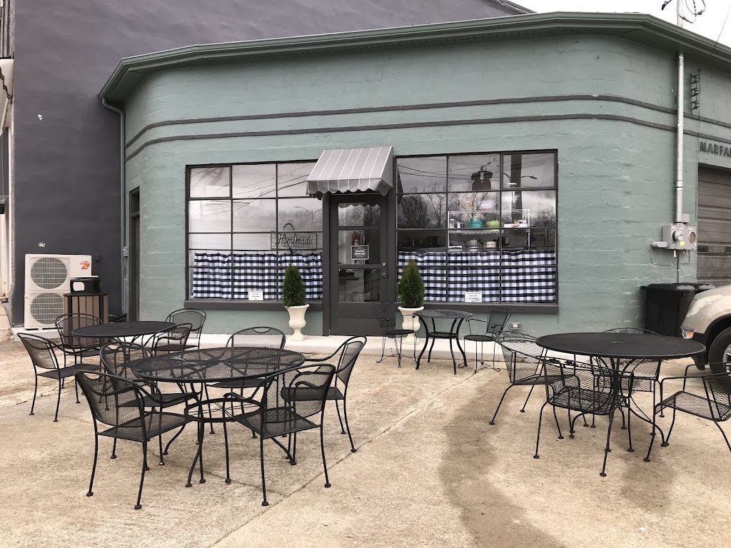 Miss Jean’s Sandwich & Ice Cream Shop | restaurant | 106 S High St, Petersburg, TN 37144, USA | 9316525552 OR +1 931-652-5552