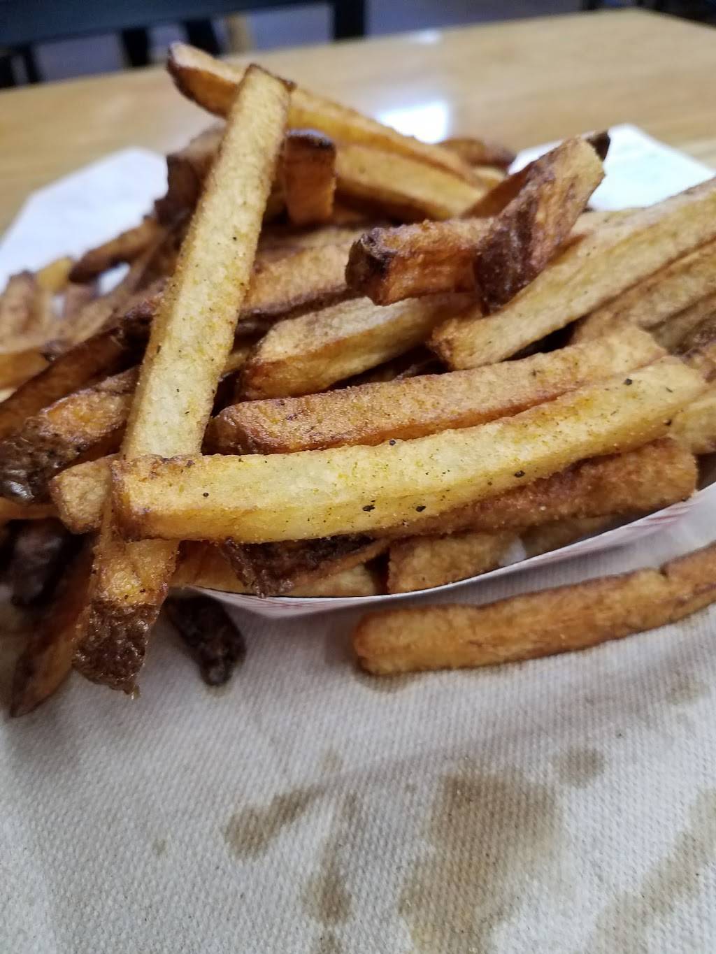 Burgerland | restaurant | 210 Main St, Sulphur Springs, TX 75482, USA | 9039195031 OR +1 903-919-5031