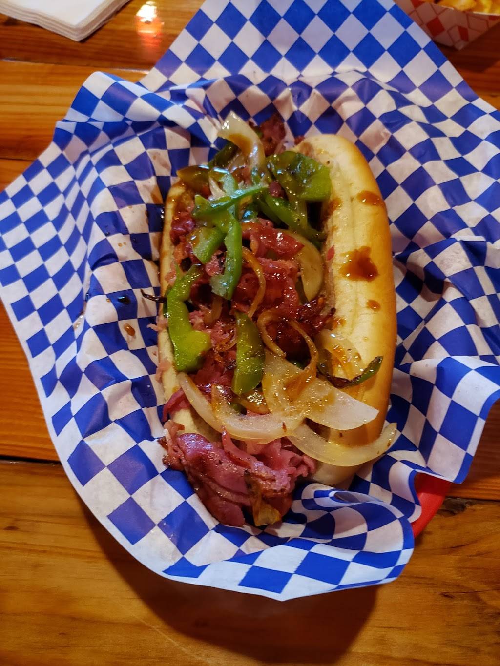 The Dog House | restaurant | 4111 N Viking Way, Long Beach, CA 90808, USA | 5629824081 OR +1 562-982-4081