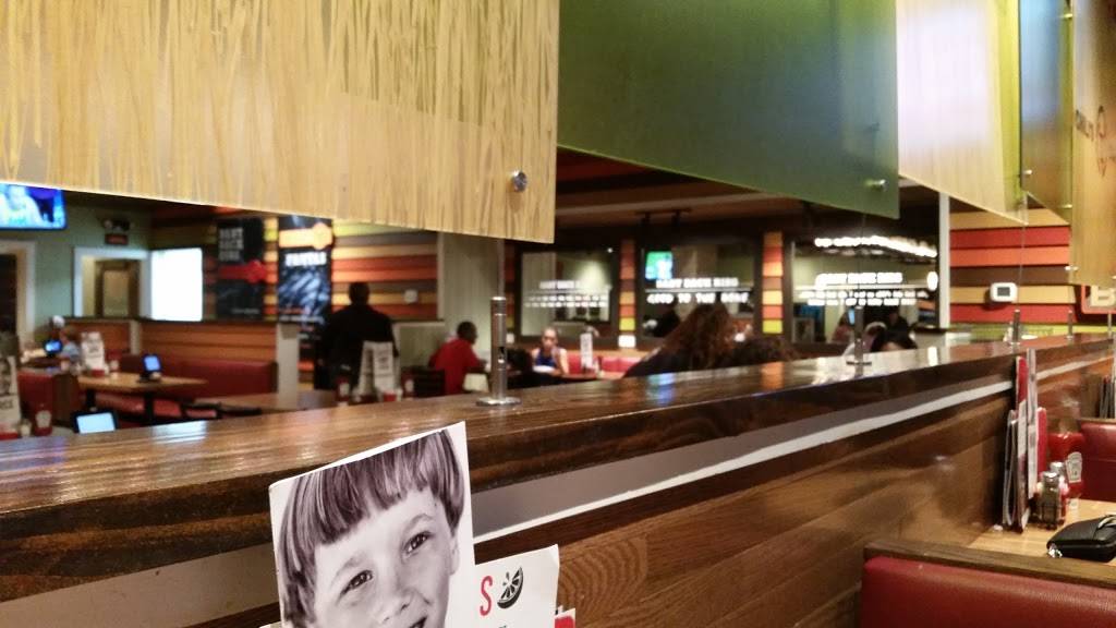 Chilis Grill & Bar | restaurant | 1911 North St, Nacogdoches, TX 75965, USA | 9365595775 OR +1 936-559-5775