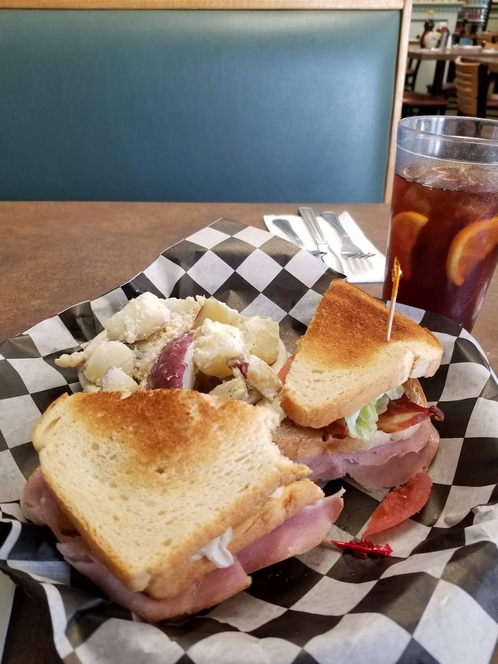 Courtyard Restaurant | restaurant | 270 Huttleston Ave, Fairhaven, MA 02719, USA | 5089917452 OR +1 508-991-7452