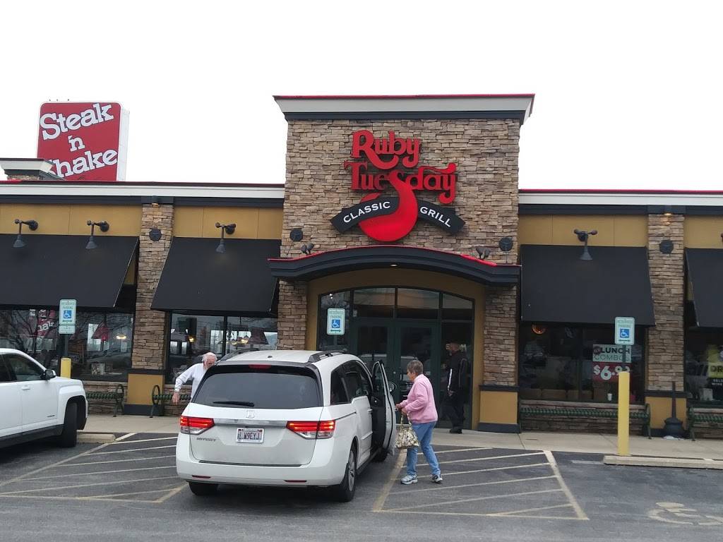 Ruby Tuesday | restaurant | 604 N Bluff Rd, Collinsville, IL 62234, USA | 6183459148 OR +1 618-345-9148