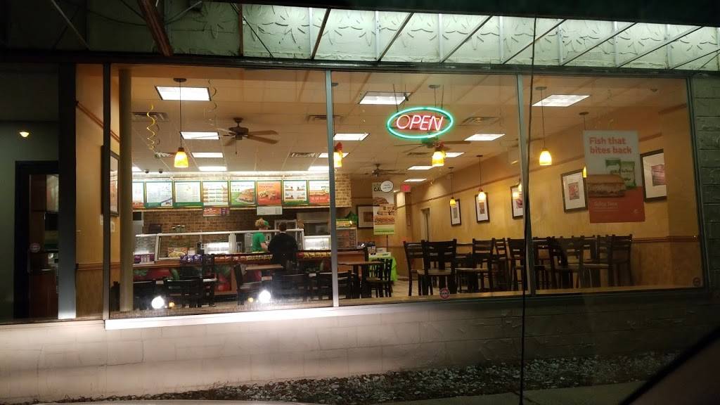 Subway | restaurant | 160 Vestal Pkwy W, Vestal, NY 13850, USA | 6077488299 OR +1 607-748-8299