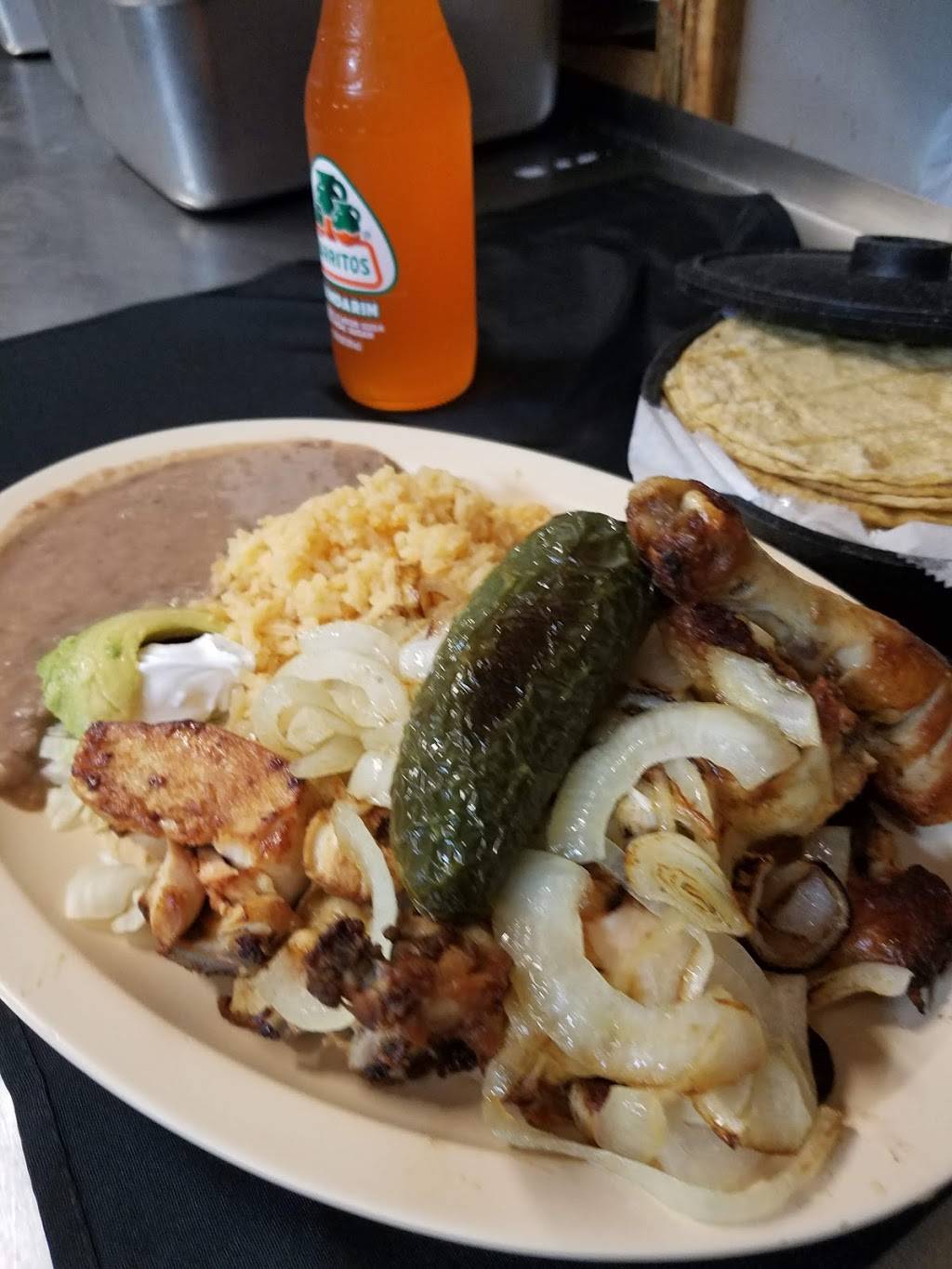 El Jalicience | restaurant | 224 E Main St, Round Lake Park, IL 60073, USA | 8477401902 OR +1 847-740-1902