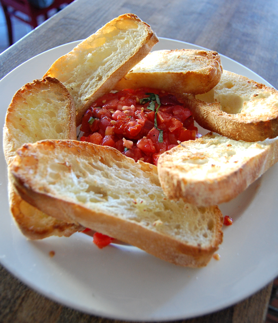 Rosti Calabasas | restaurant | 23663 Calabasas Rd, Calabasas, CA 91302, USA | 8185912211 OR +1 818-591-2211