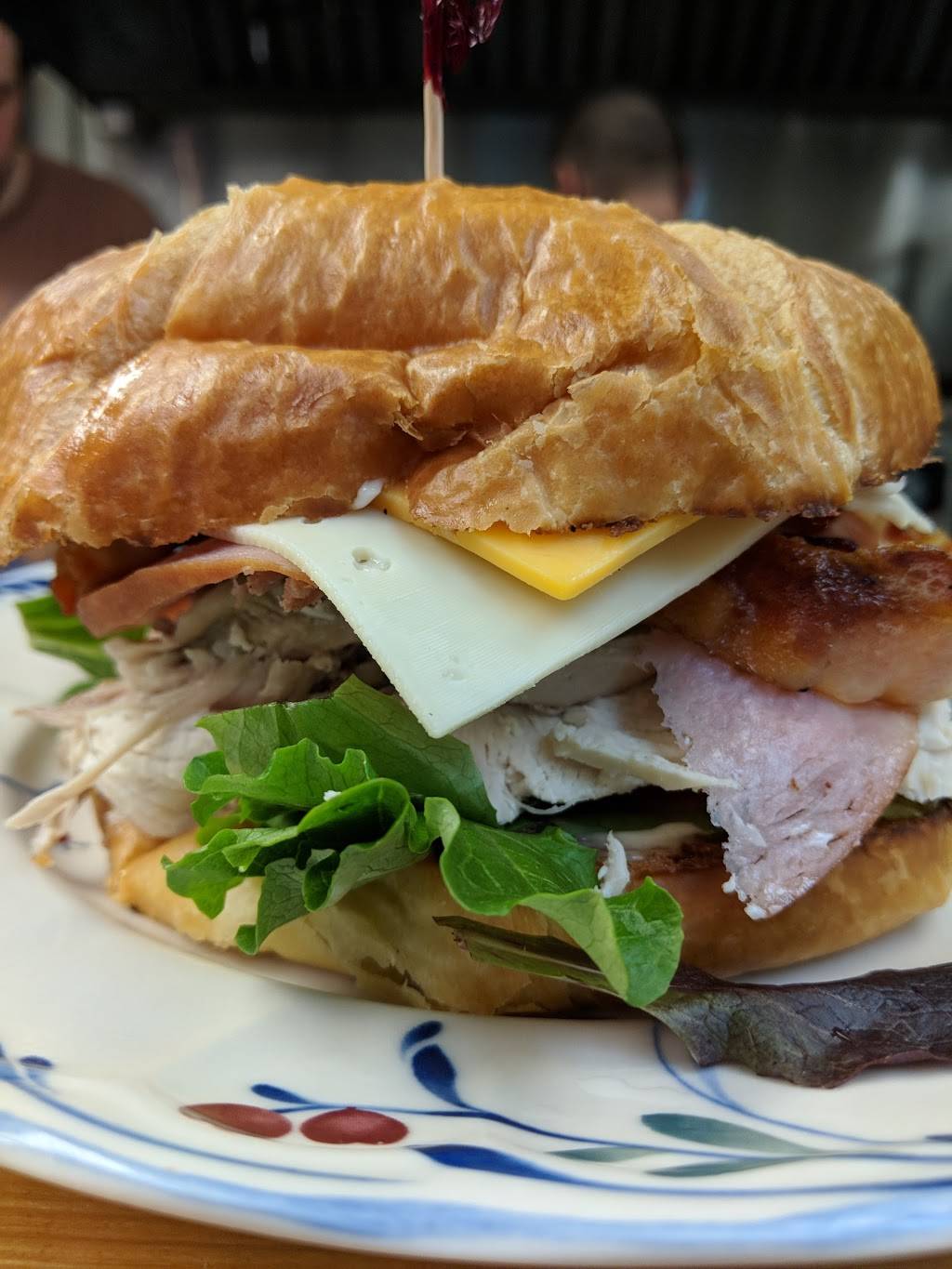 SBs Lakeside Love Shack | restaurant | 6935 Lakeside Ave, Richmond, VA 23228, USA | 8049222371 OR +1 804-922-2371