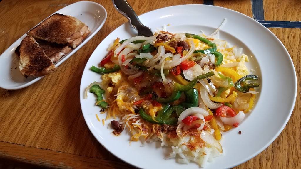 Saras Family Restaurant | restaurant | 5792 Coventry Ln, Fort Wayne, IN 46804, USA | 2604364185 OR +1 260-436-4185