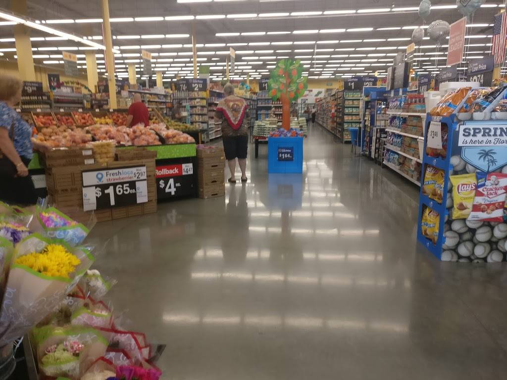 Charlotte Square | shopping mall | 2150 Tamiami Trail, Port Charlotte, FL 33948, USA | 8136644800 OR +1 813-664-4800