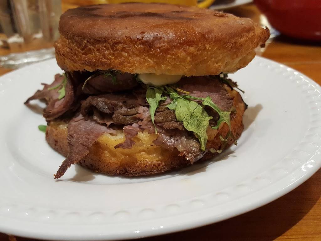 LAuberge de France | restaurant | 304 Front St, Belleville, ON K8N 2Z8, Canada | 6139662433 OR +1 613-966-2433