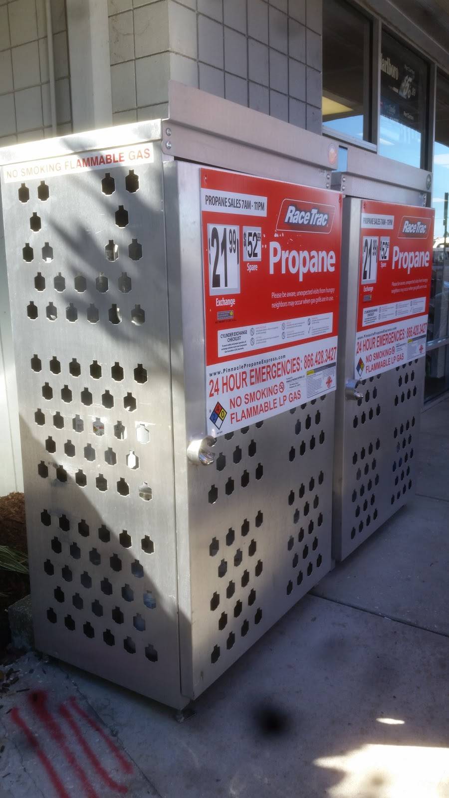 RaceTrac | cafe | 4102 W Waters Ave, Tampa, FL 33614, USA | 8138854047 OR +1 813-885-4047