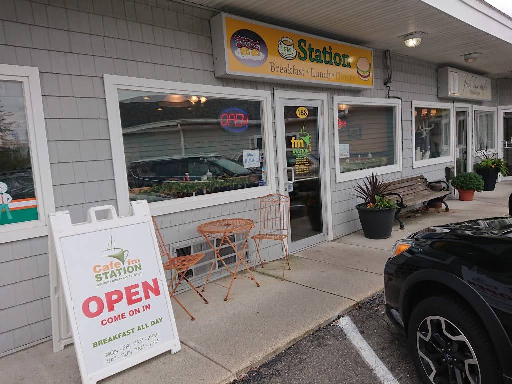 FM Station Cafe | restaurant | 188 Newburyport Turnpike, Newburyport, MA 01950, USA | 9784653333 OR +1 978-465-3333