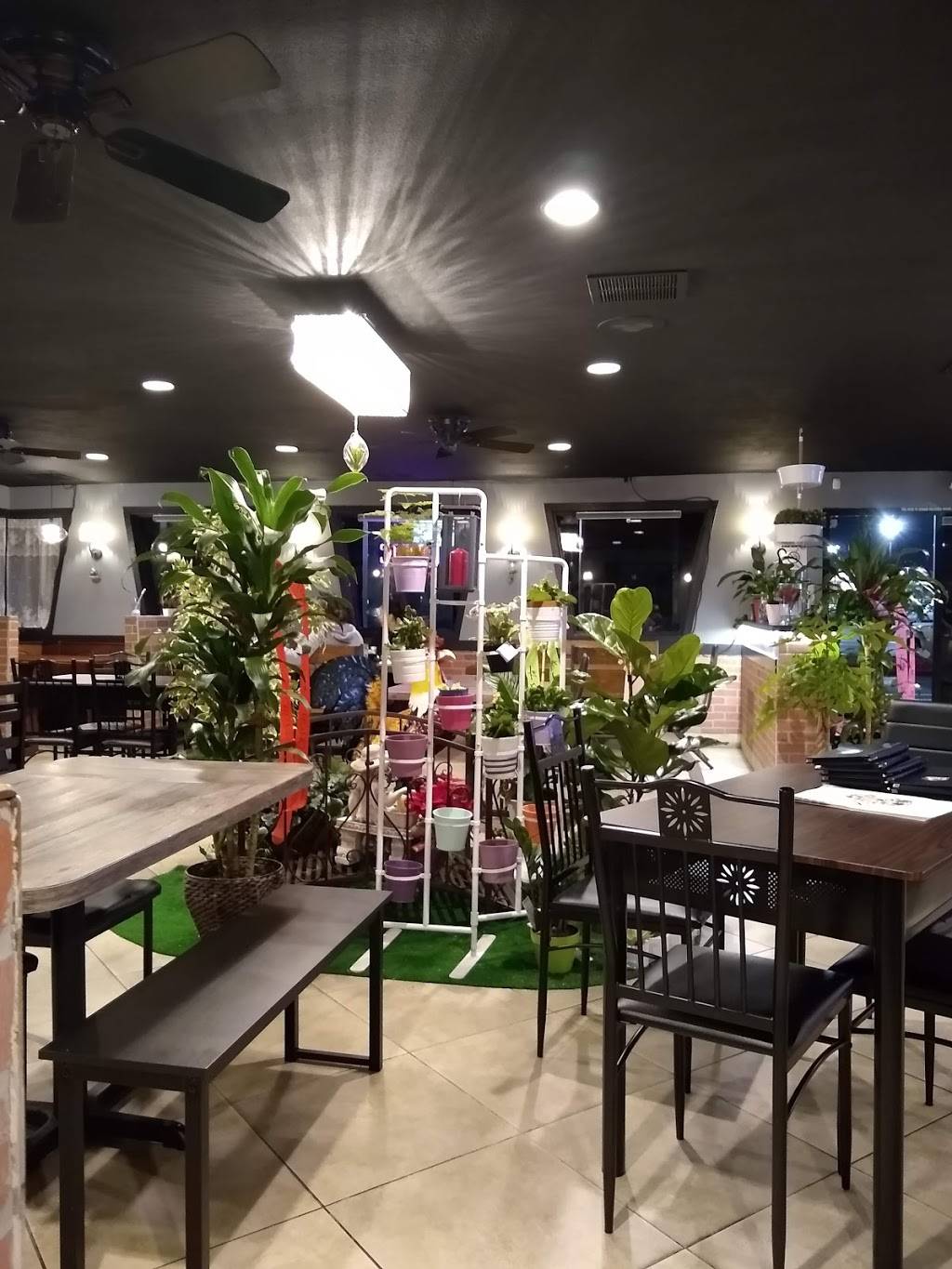 Chicken Land HOHO | restaurant | 3401 S Jones Blvd, Las Vegas, NV 89146, USA | 7023680300 OR +1 702-368-0300