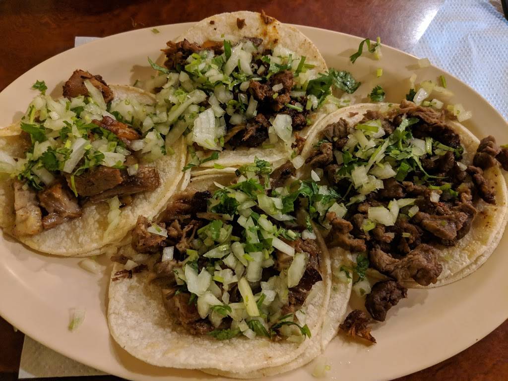 Tacos Reyes | restaurant | 21929 Saticoy St, Canoga Park, CA 91304, USA | 8189327926 OR +1 818-932-7926