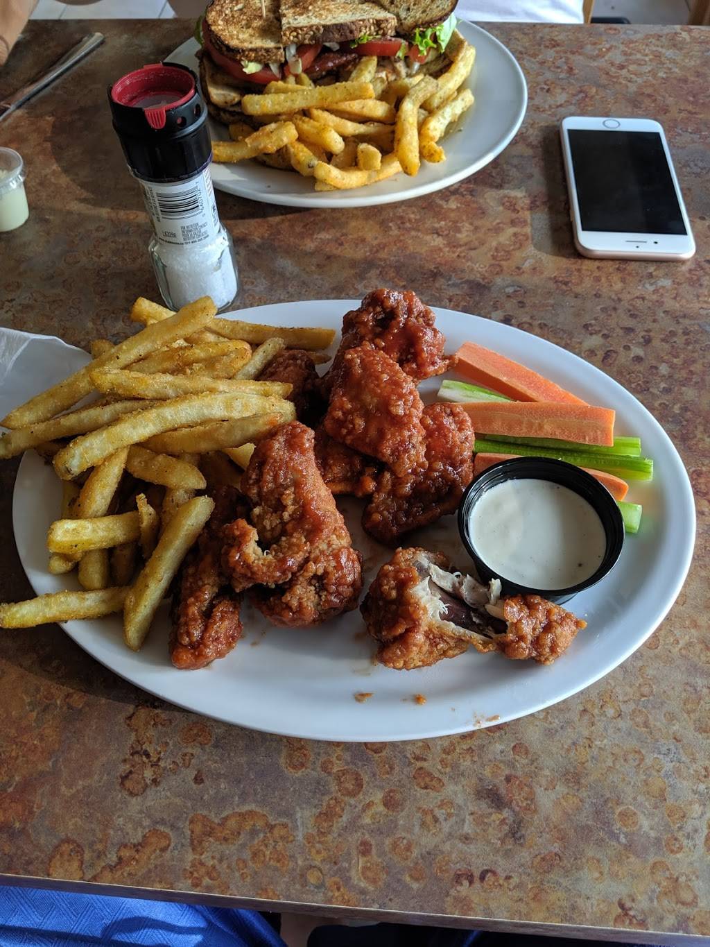 Main Street Diner | restaurant | 651 Main St, Sauble Beach, ON N0H 2G0, Canada | 5194220661 OR +1 519-422-0661