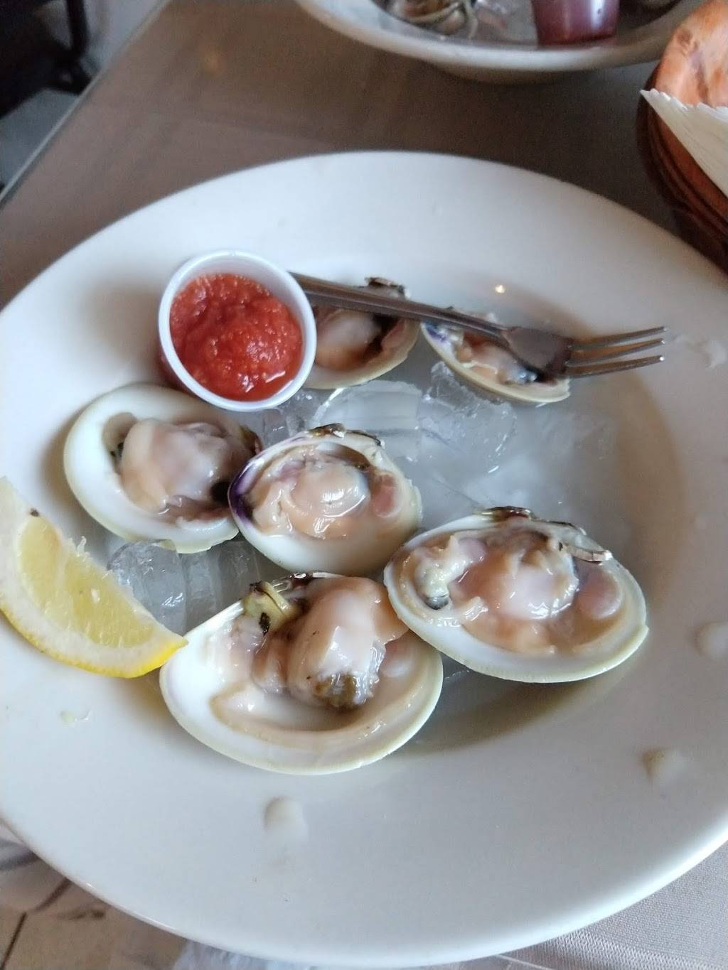 Varneys Restaurant | restaurant | 2109 Montauk Hwy, Brookhaven, NY 11719, USA | 6312869569 OR +1 631-286-9569