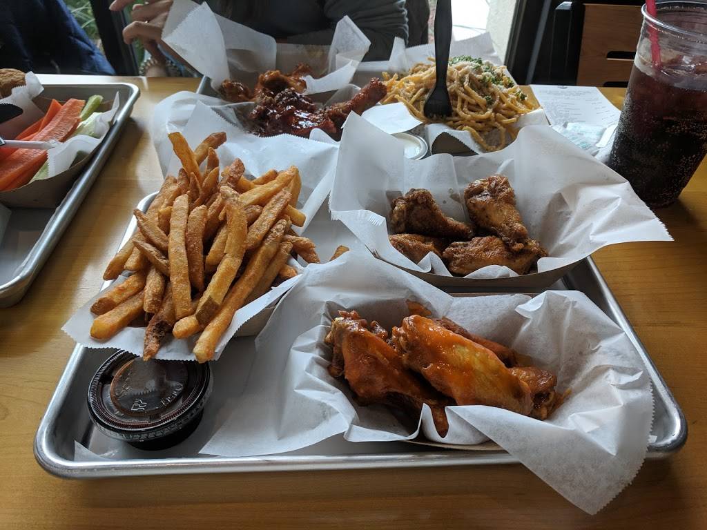 Fire Wings Delta Shores | restaurant | 8144 Delta Shores Cir S #140, Sacramento, CA 95832, USA | 9162469579 OR +1 916-246-9579