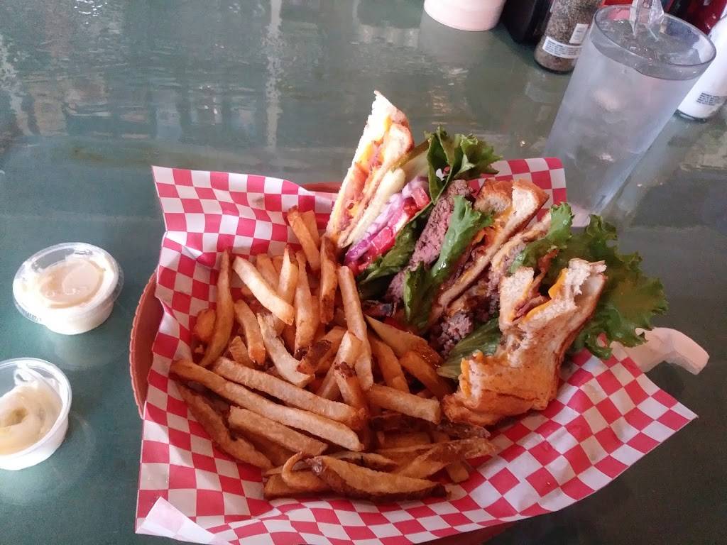 The Burg Diner | restaurant | 2950 49th St N, St. Petersburg, FL 33710, USA | 7273232874 OR +1 727-323-2874