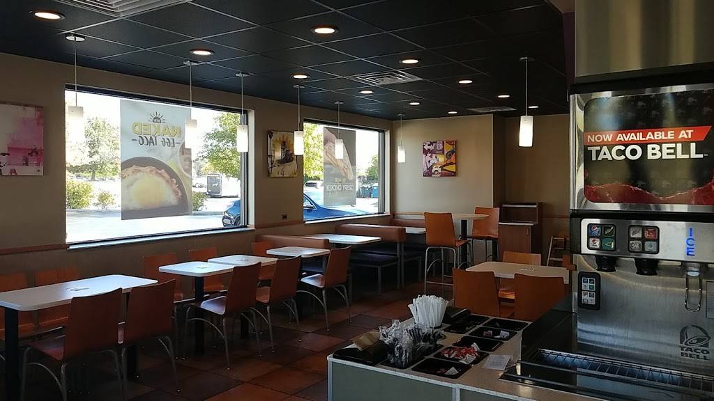 Taco Bell | meal takeaway | 510 Dunham Rd, St. Charles, IL 60174, USA | 6305131740 OR +1 630-513-1740