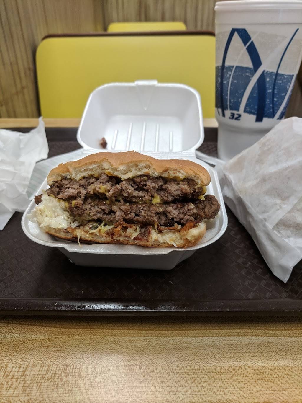 Double D Burger | restaurant | 2236 Jesse Jewell Pkwy, Gainesville, GA 30507, USA | 7705327191 OR +1 770-532-7191