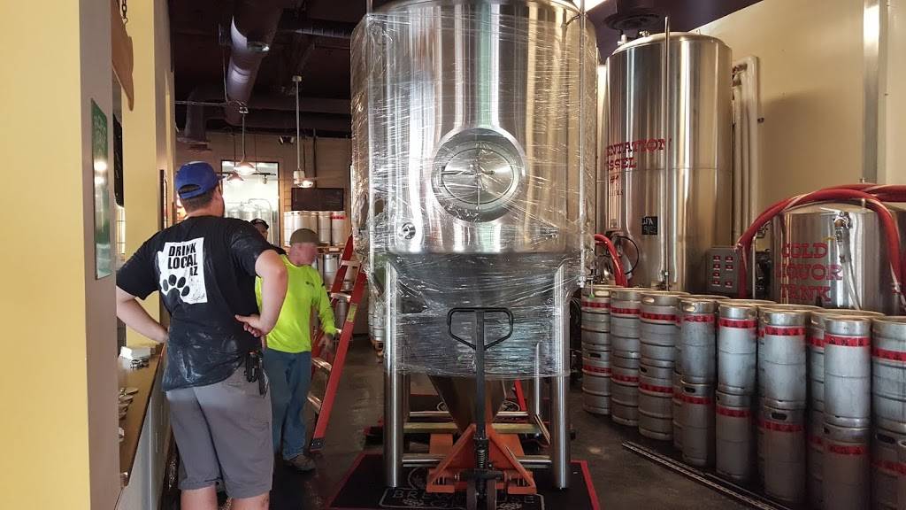 Uncle Bear’s Grill & Tap | restaurant | 4921 E Ray Rd #103, Phoenix, AZ 85044, USA | 4809612374 OR +1 480-961-2374