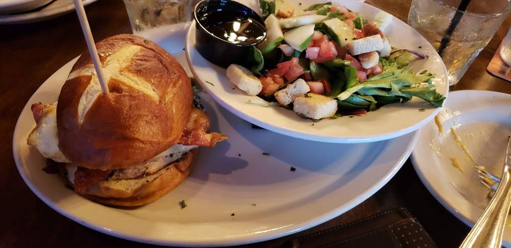 Main Street Pub | restaurant | 466 N Main St, Glen Ellyn, IL 60137, USA | 6307901734 OR +1 630-790-1734