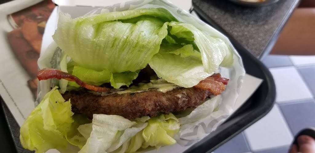 Carls Jr. | restaurant | 120 Knoll Rd, San Marcos, CA 92069, USA | 7607524494 OR +1 760-752-4494