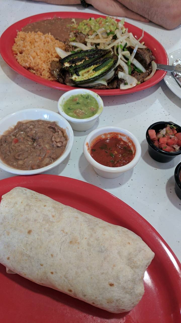 Juanitas | restaurant | 2227 Mendocino Ave, Santa Rosa, CA 95403, USA | 7075275430 OR +1 707-527-5430