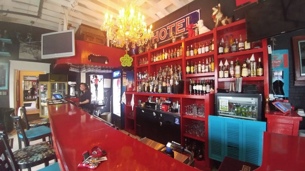 Red Light Kitchen & Lounge | restaurant | 780 N Limestone, Lexington, KY 40505, USA | 8592525277 OR +1 859-252-5277