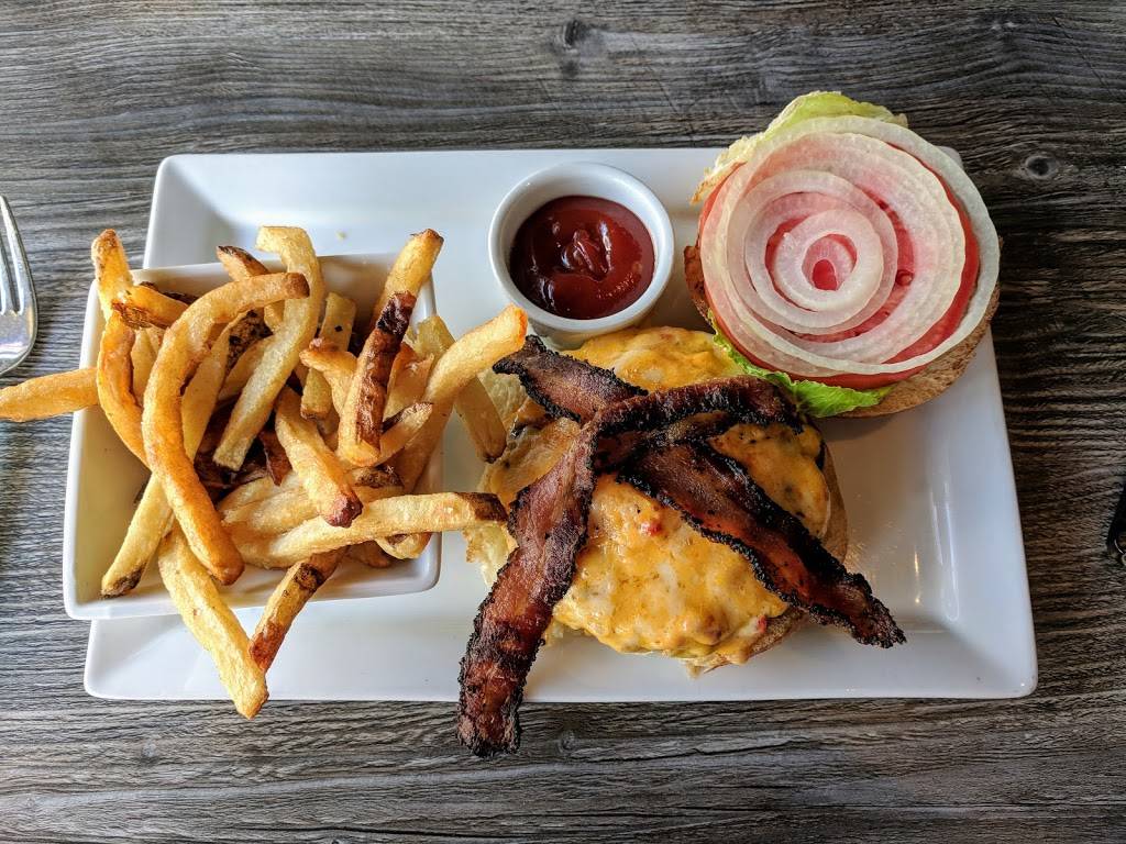 Breakwater Restaurant & Bar | restaurant | 203 Carteret St Ste 102, Beaufort, SC 29902, USA | 8433790052 OR +1 843-379-0052