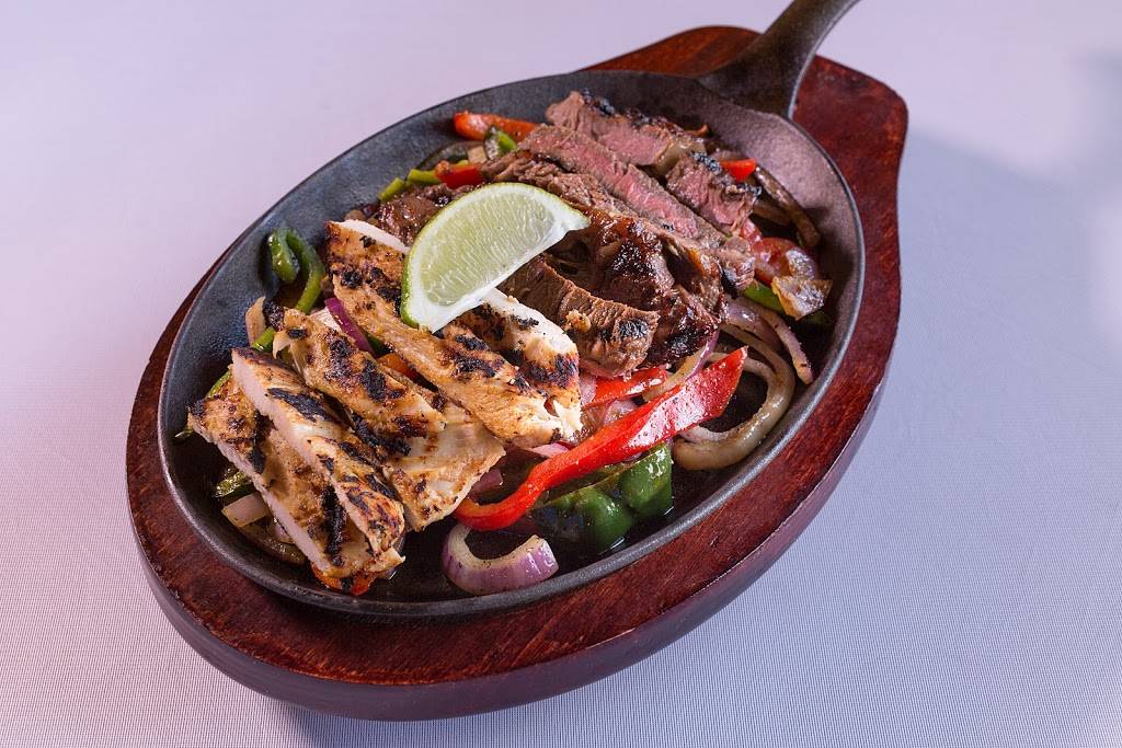 La Casa De Juana | restaurant | 3941 E Chandler Blvd, Phoenix, AZ 85048, USA | 4806269295 OR +1 480-626-9295