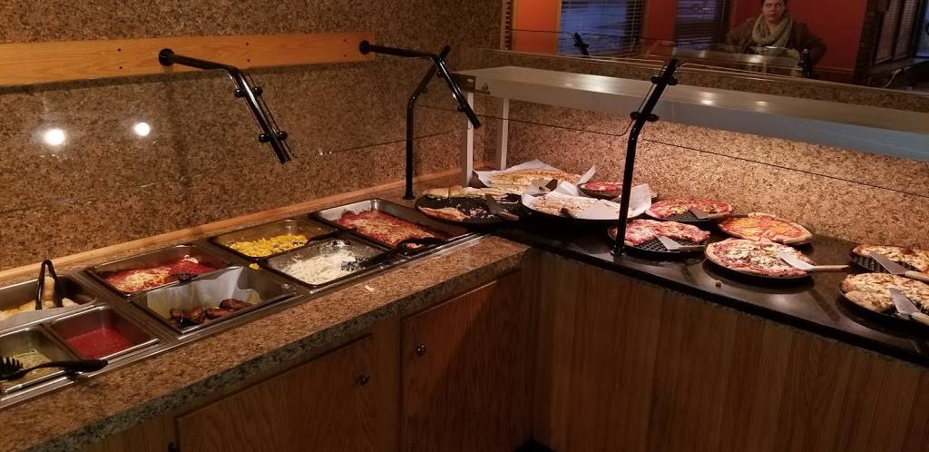 Fort Ball Pizza Palace | restaurant | 1307 W State St, Fremont, OH 43420, USA | 4193347800 OR +1 419-334-7800