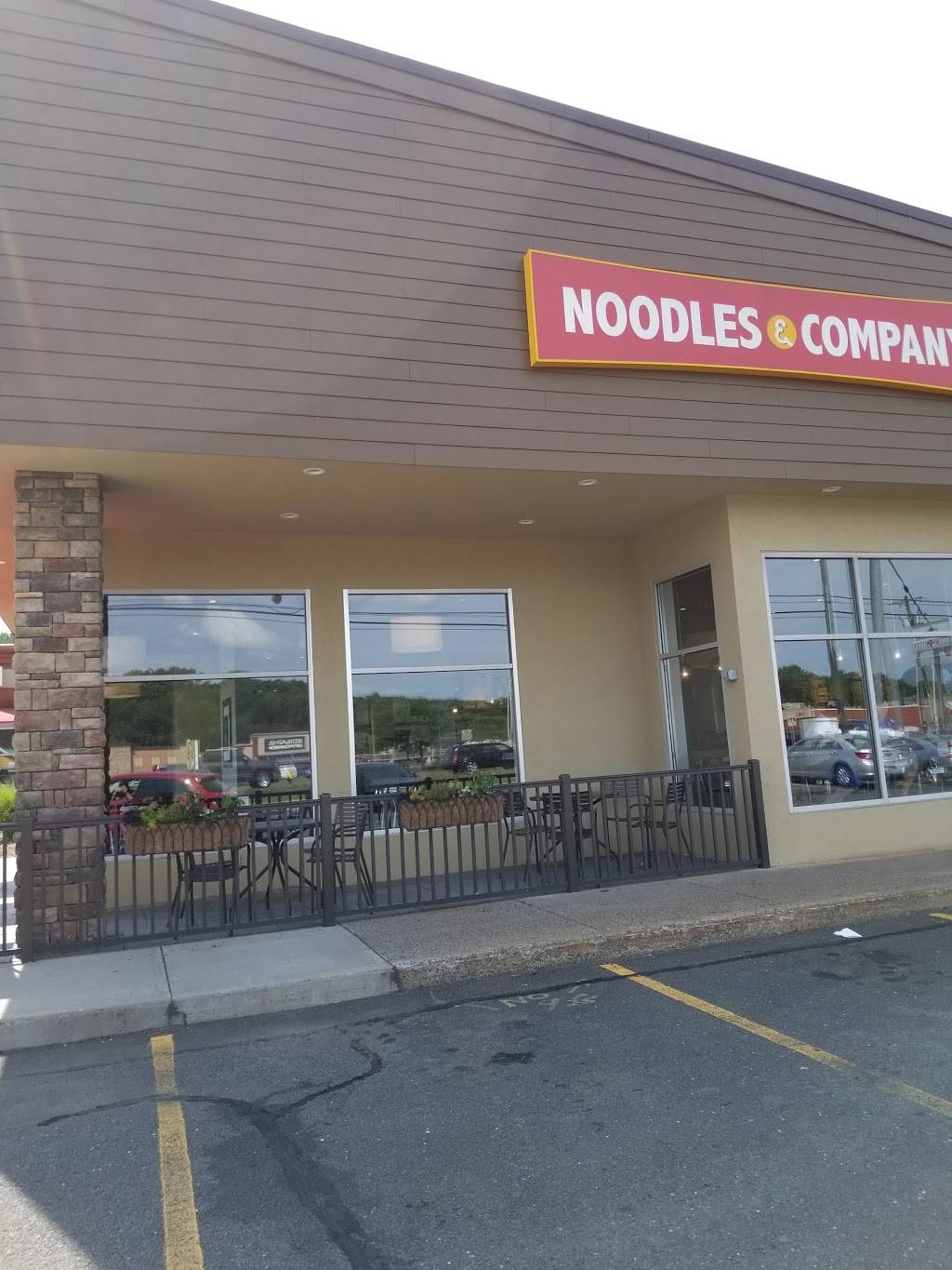 Noodles and Company | restaurant | 832 Queen St, Southington, CT 06489, USA | 8604263500 OR +1 860-426-3500