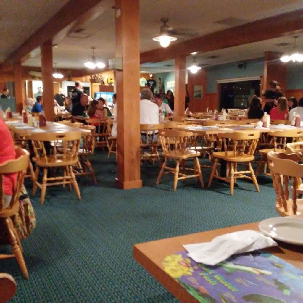Breezeway Restaurant | restaurant | 634 Channel Blvd, Topsail Beach, NC 28445, USA | 9103284302 OR +1 910-328-4302