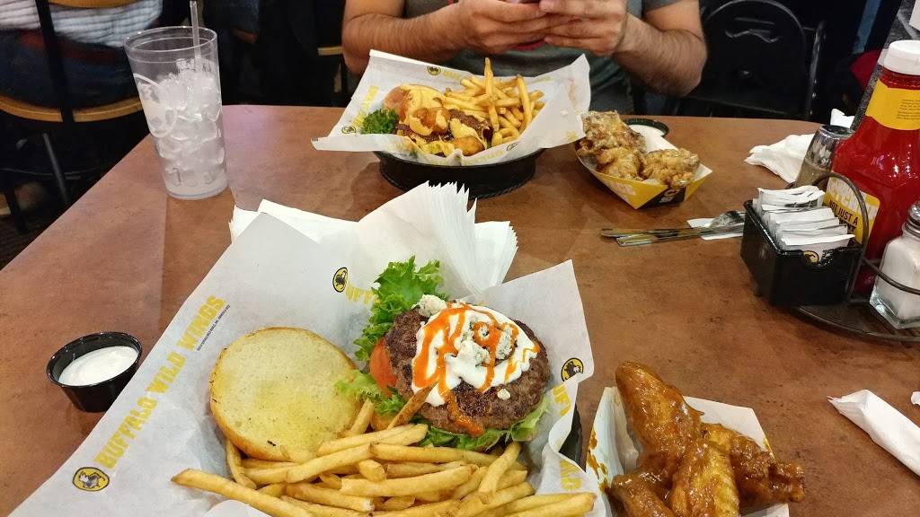 Buffalo Wild Wings | restaurant | 7823 S Zarzamora St, San Antonio, TX 78224, USA | 2109230700 OR +1 210-923-0700