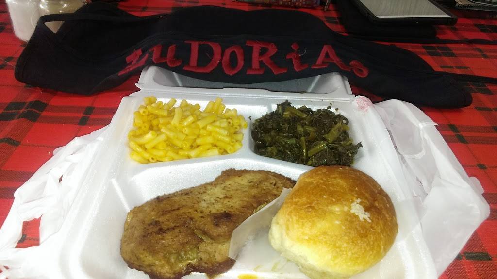 Ludorias Family Restaurant | restaurant | 188 Boomer Loop Rd, Boomer, WV 25031, USA | 3047792318 OR +1 304-779-2318