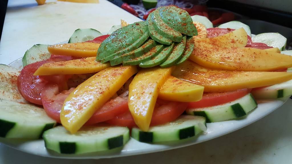 El Puerto Restaurant | restaurant | 3018 W 47th St, Chicago, IL 60632, USA | 7739400293 OR +1 773-940-0293