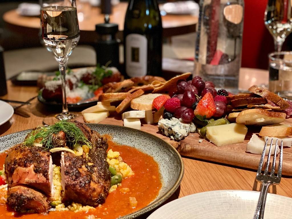 Tre Rivali | restaurant | 200 N Broadway, Milwaukee, WI 53202, USA | 4142913971 OR +1 414-291-3971