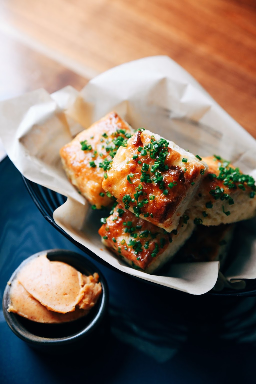 BLU HWY | restaurant | 5070 Main St, Kansas City, MO 64112, USA | 8163575070 OR +1 816-357-5070