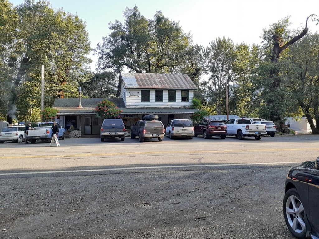 The Wildwood | restaurant | 45200 Highway 96 (243.38 mi, Seiad Valley, CA 96086, USA | 5304963500 OR +1 530-496-3500