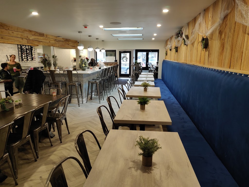 R. Urban Wine Bar & Cafe | restaurant | 4738 Main St, Lisle, IL 60532, USA | 6305419766 OR +1 630-541-9766