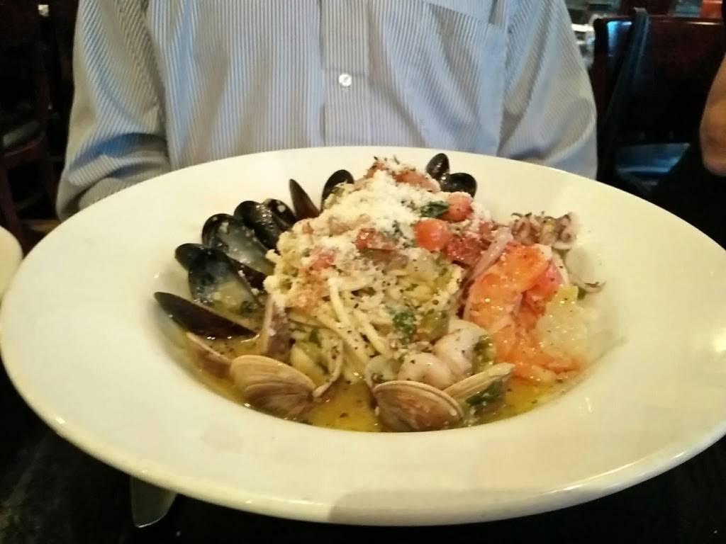 Buca Di Bacco | restaurant | 130 Thomas St, Oakville, ON L6J 3A9, Canada | 9058457396 OR +1 905-845-7396