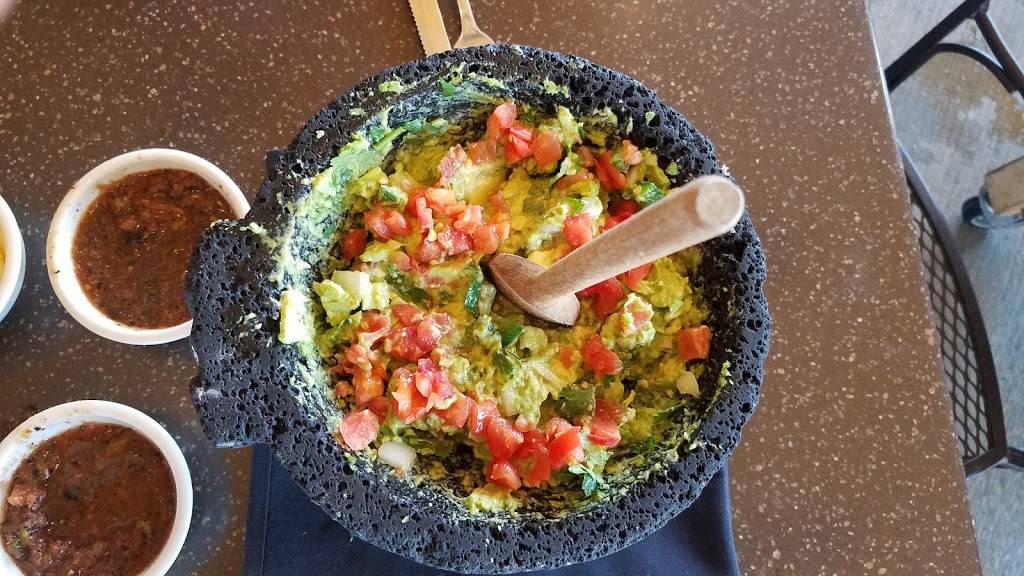 Uncle Julios Mexican From Scratch | restaurant | Hawthorn Center, 850 N Milwaukee Ave, Vernon Hills, IL 60061, USA | 2245130300 OR +1 224-513-0300