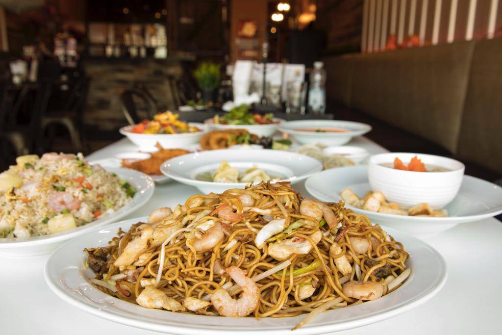 Red Panda | restaurant | 730 Lakeshore Rd E, Mississauga, ON L5G 1J6, Canada | 9059907478 OR +1 905-990-7478