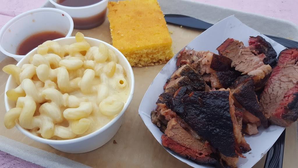 Pink Pig BBQ | restaurant | 35 Narragansett Ave, Jamestown, RI 02835, USA | 4012973258 OR +1 401-297-3258