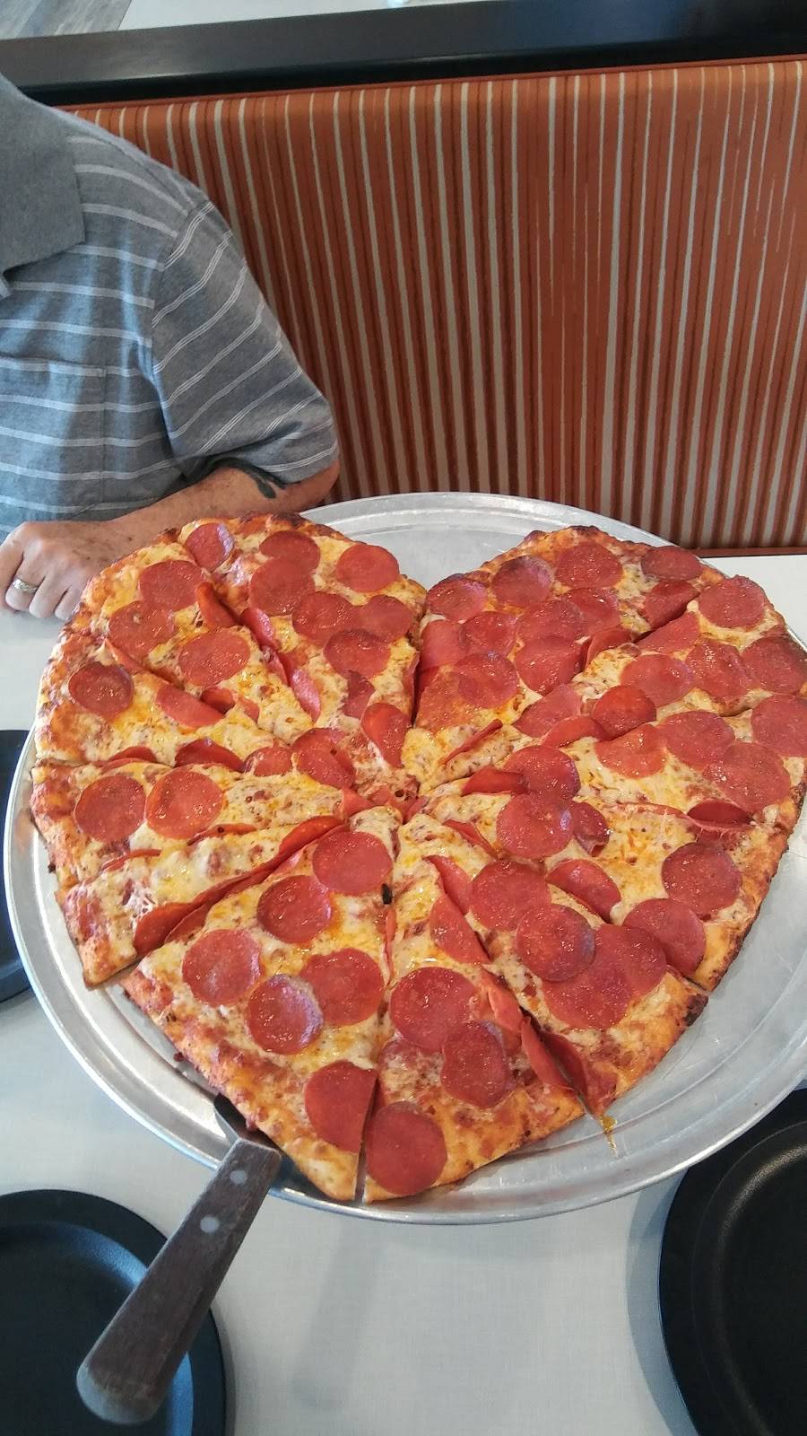 Round Table Pizza | meal delivery | 1691 E Noble Ave, Visalia, CA 93292, USA | 5596258753 OR +1 559-625-8753