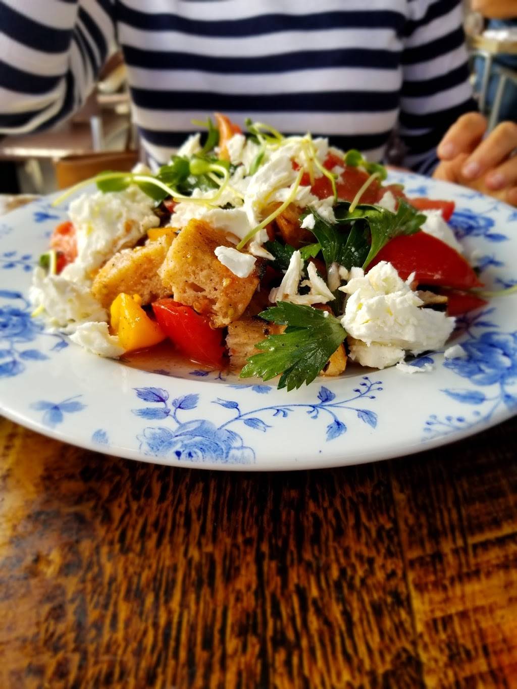 Pic Bois Bistro Taverne Mirabel | restaurant | 12300 Rue de Chaumont #200, Mirabel, QC J7J 0T8, Canada | 4509519630 OR +1 450-951-9630