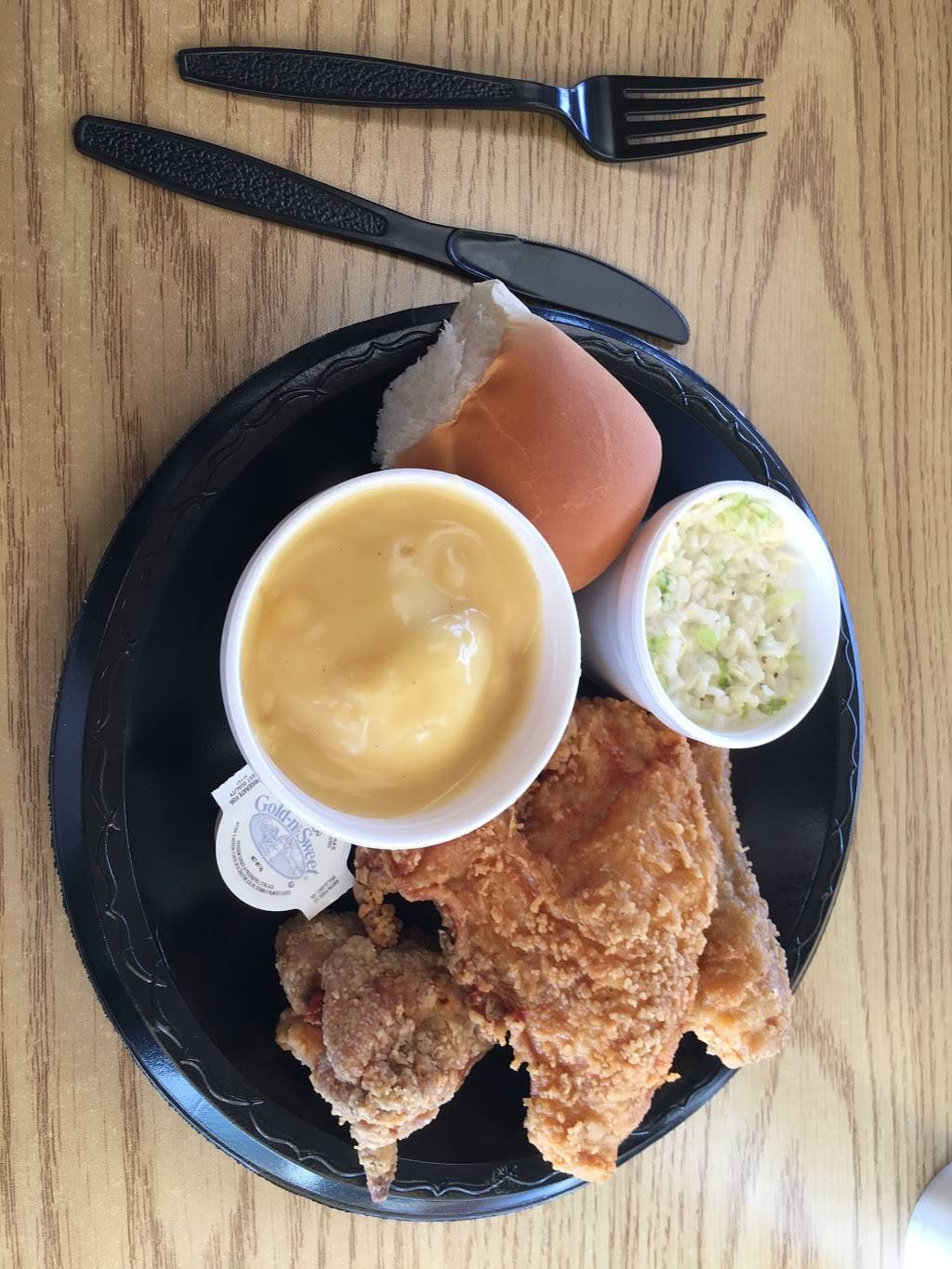 Hitching Post Kellogg - Worlds Best Fried Chicken | restaurant | 4535 Kellogg Ave, Cincinnati, OH 45226, USA | 5138714293 OR +1 513-871-4293