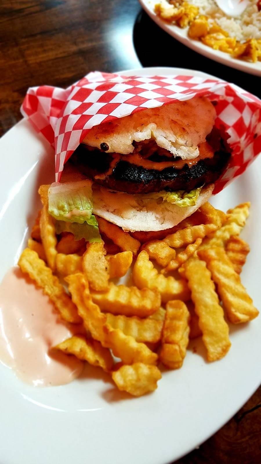 Las Arepas De Julia | restaurant | 4044 Lawrenceville Hwy, Lilburn, GA 30047, USA | 7705594094 OR +1 770-559-4094