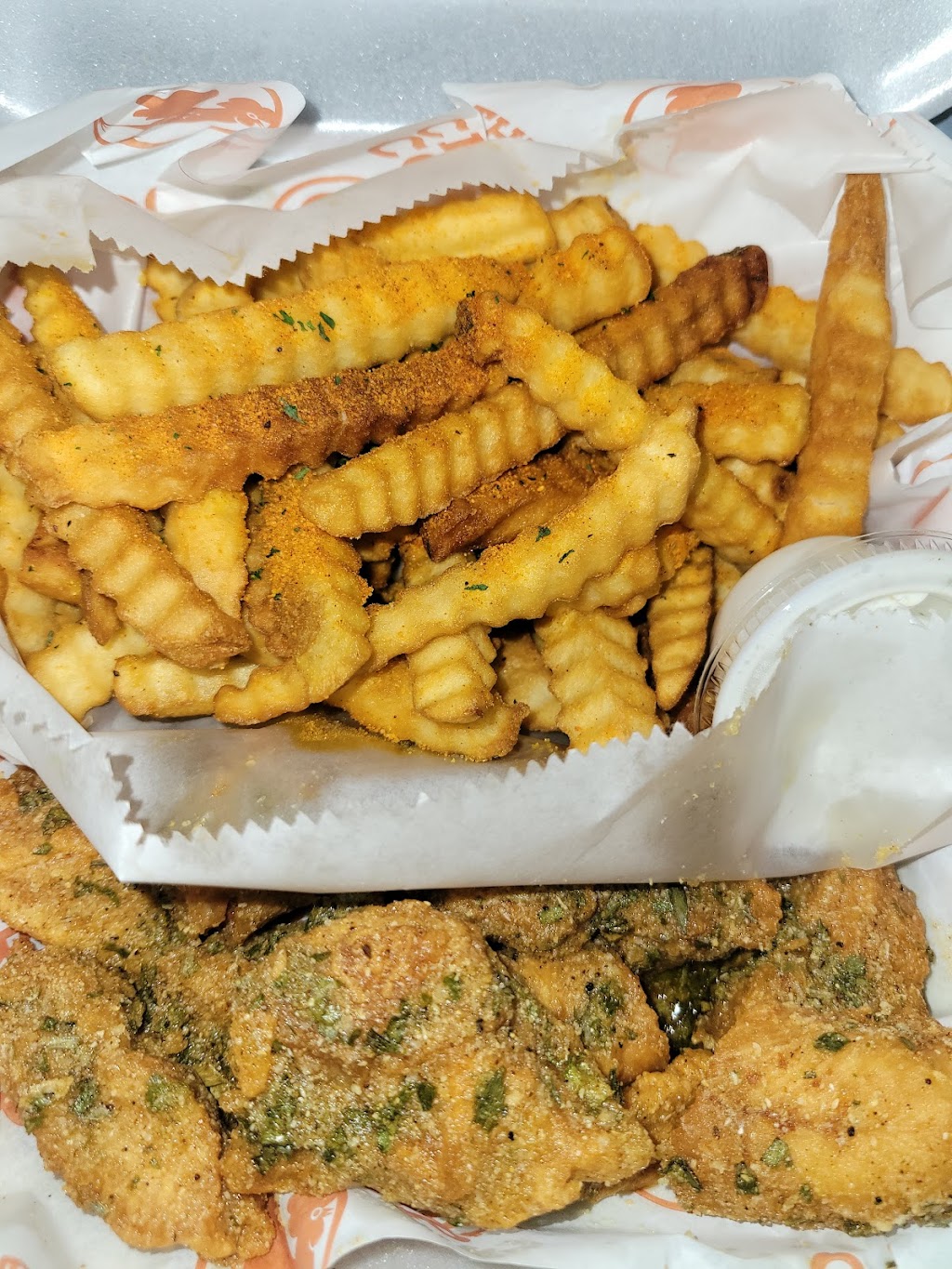 The Crazy Coop Ridgeway | restaurant | 1315 Ridgeway Rd, Memphis, TN 38119, USA | 9017485325 OR +1 901-748-5325