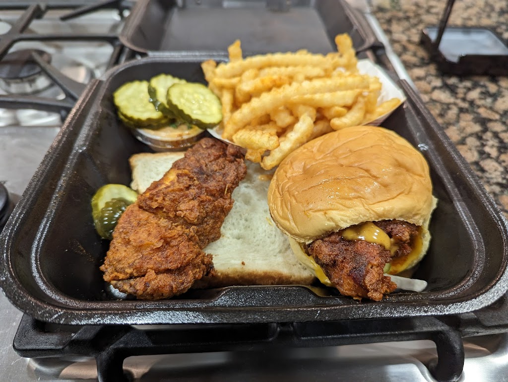 Dave’s Hot Chicken | restaurant | 31845 CA-79, Temecula, CA 92592, USA | 9519044350 OR +1 951-904-4350